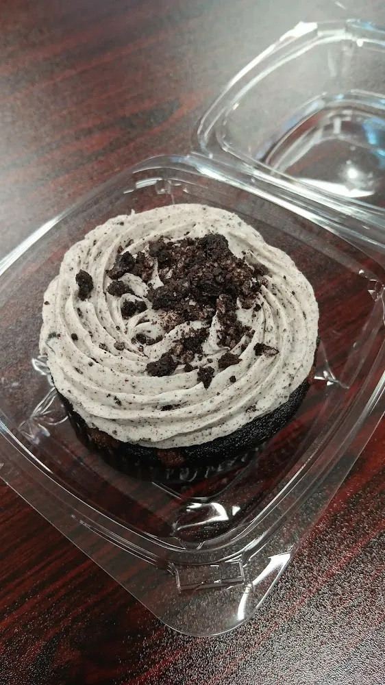 Cookies and Cream Chocolate Mini Cake